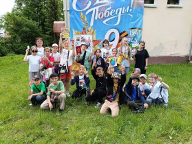 Третий отряд пришкольного лагеря п. Мельниково ездил сегодня в библиотеку п.Муромское..